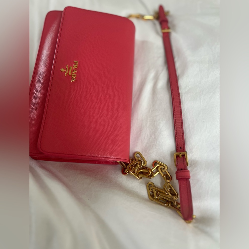 Prada pink Crossbody Bag with Gold Chain - Picture 16 of 16